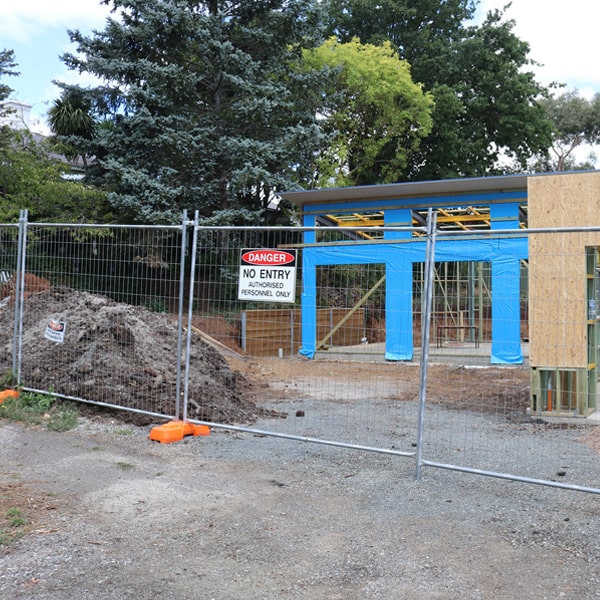 do you deliver and set up temporary fencing and what's the price for this in Fraser Colorado